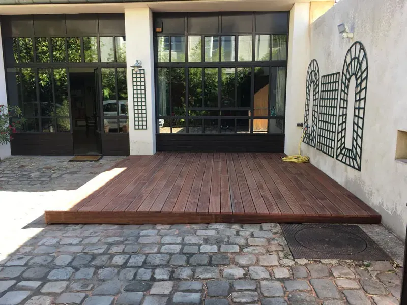 terrasse-bois-design-moderne.jpg