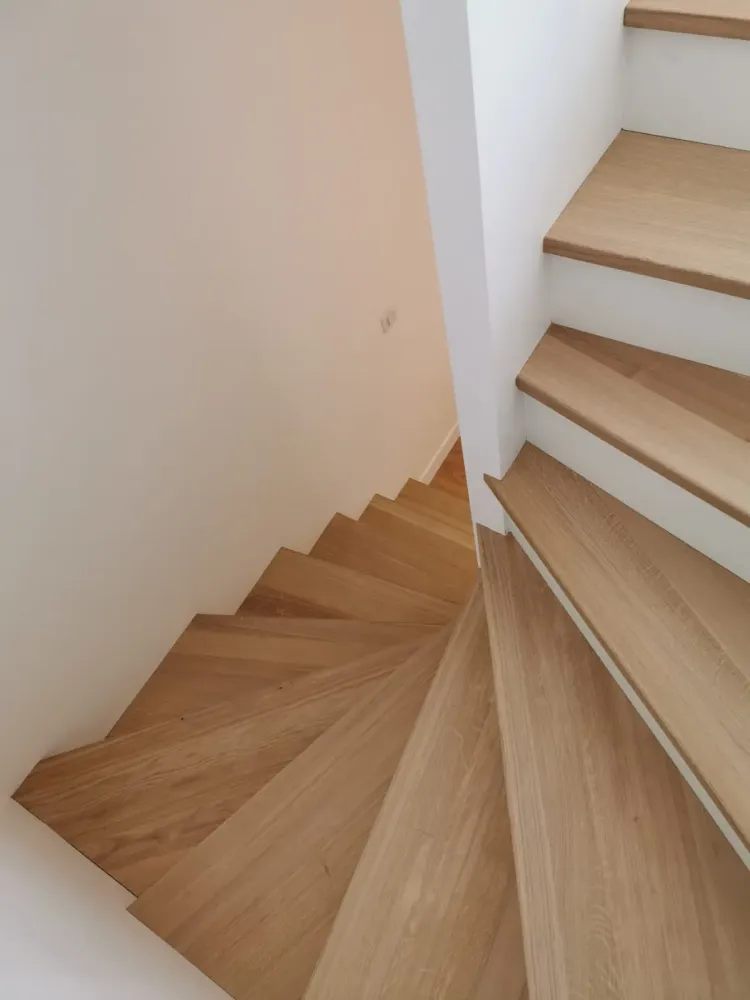 Escalier bois claire